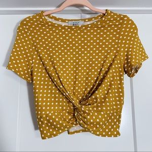 🔵Polka dot crop top